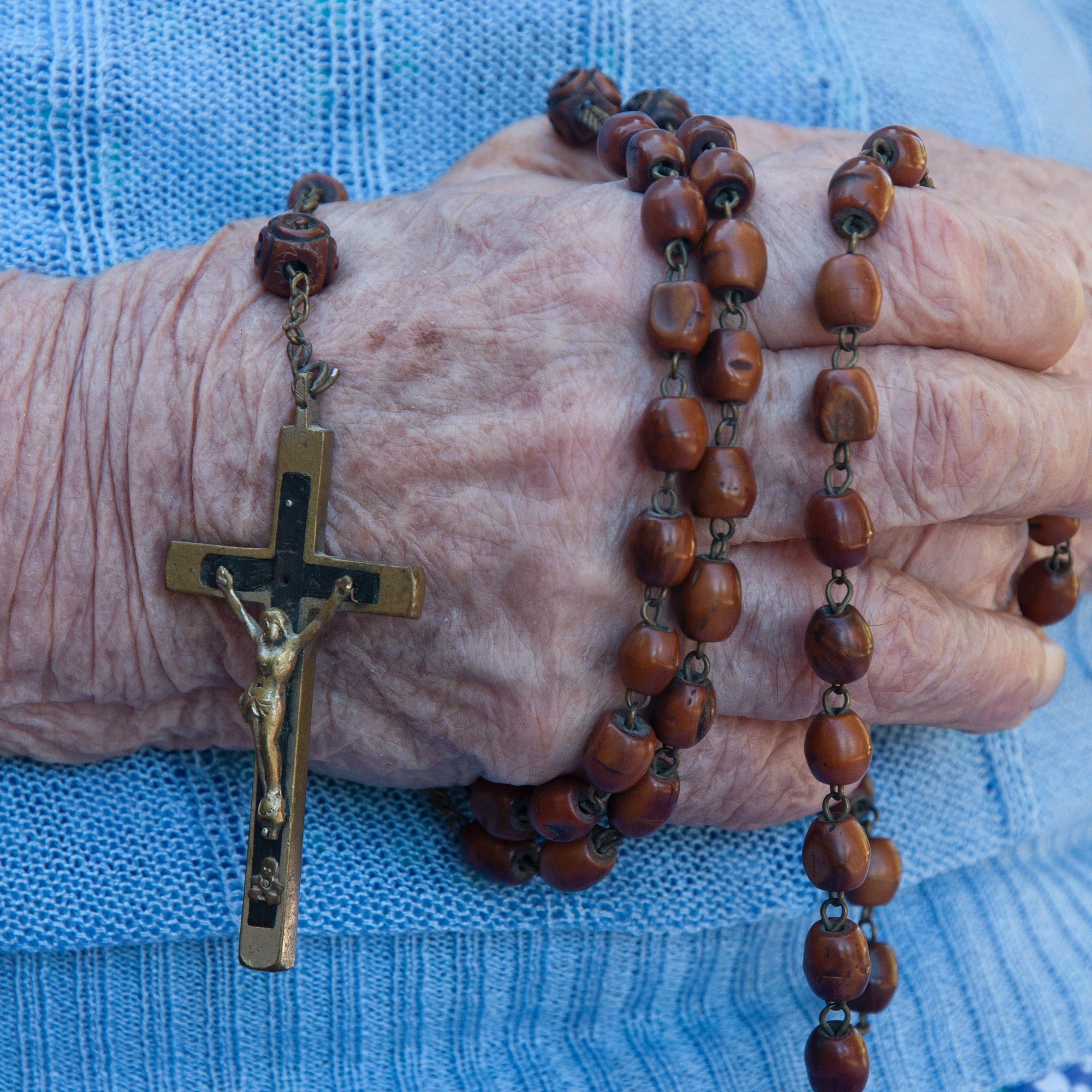 How to Pray the Rosary