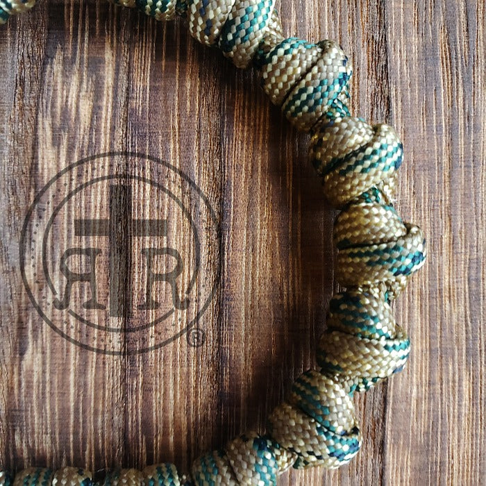 Small paracord bracelet with bead